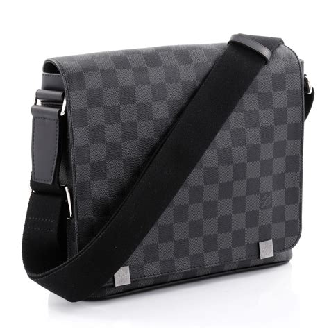 louis vuitton messenger damier|louis vuitton district pm.